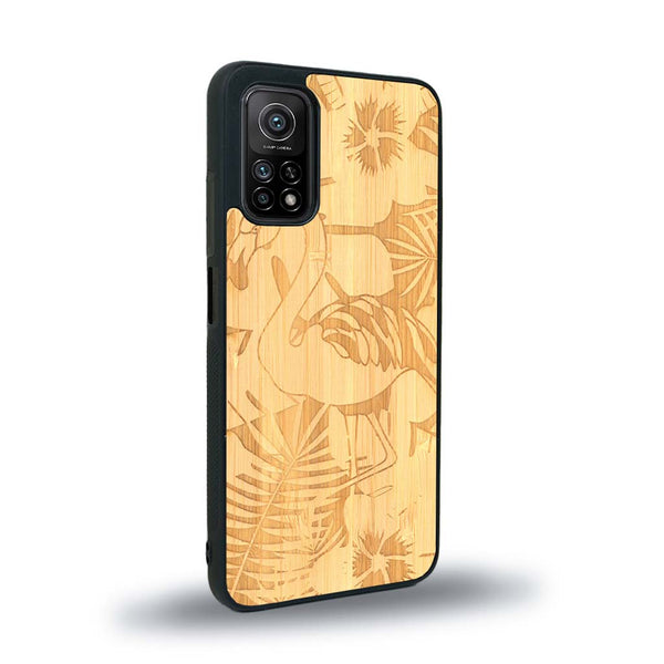 Coque de protection en bois véritable fabriquée en France pour Xiaomi Mi 10 Lite sur le thème de la nature et des animaux représentant un flamant rose entre des fougères