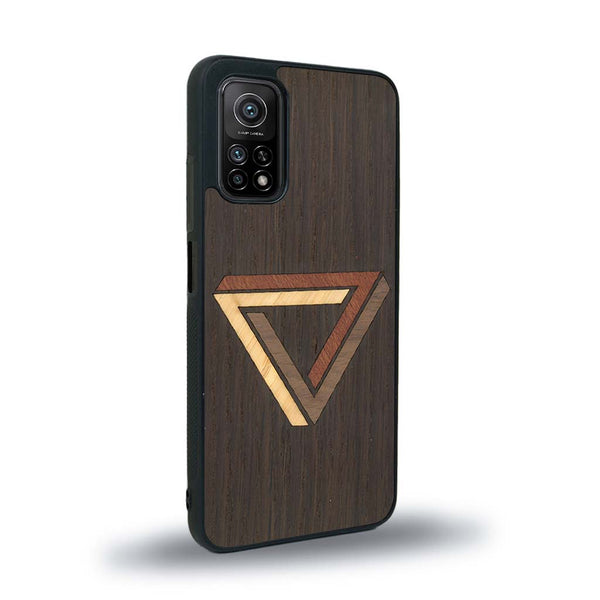 Coque de protection en bois véritable fabriquée en France pour Xiaomi Mi 10 Lite sur le thème de l'art géométrique qui allie du chêne fumé, du noyer, du bambou et du padouk représentant le triangle de penrose