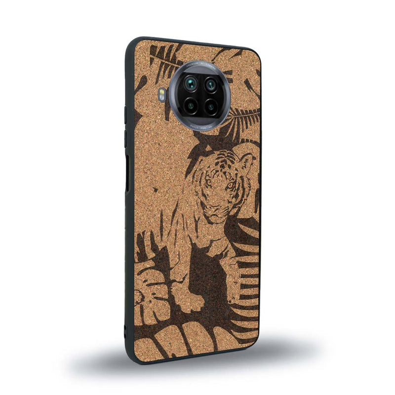 Coque de protection en bois véritable fabriquée en France pour Xiaomi Mi 10T Lite sur le thème de la nature et des animaux représentant un tigre dans la jungle entre des fougères
