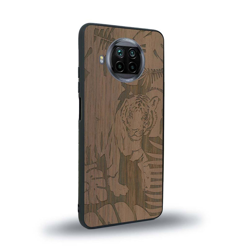 Coque de protection en bois véritable fabriquée en France pour Xiaomi Mi 10T Lite sur le thème de la nature et des animaux représentant un tigre dans la jungle entre des fougères