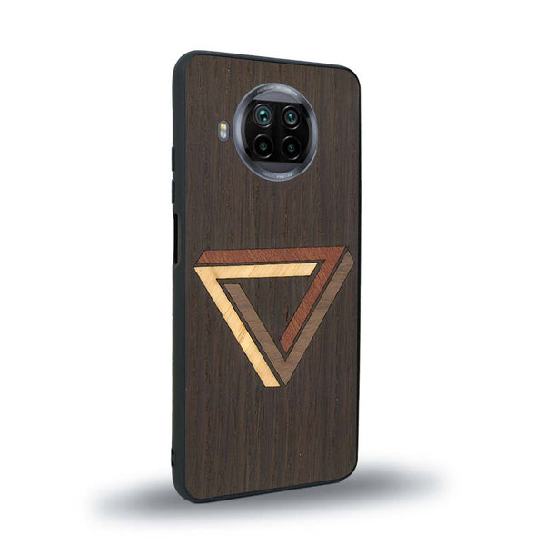 Coque de protection en bois véritable fabriquée en France pour Xiaomi Mi 10T Lite sur le thème de l'art géométrique qui allie du chêne fumé, du noyer, du bambou et du padouk représentant le triangle de penrose