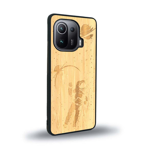 Coque de protection en bois véritable fabriquée en France pour Xiaomi Mi 11 Pro sur le thème des astronautes