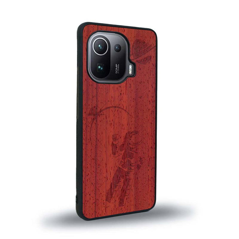 Coque de protection en bois véritable fabriquée en France pour Xiaomi Mi 11 Pro sur le thème des astronautes