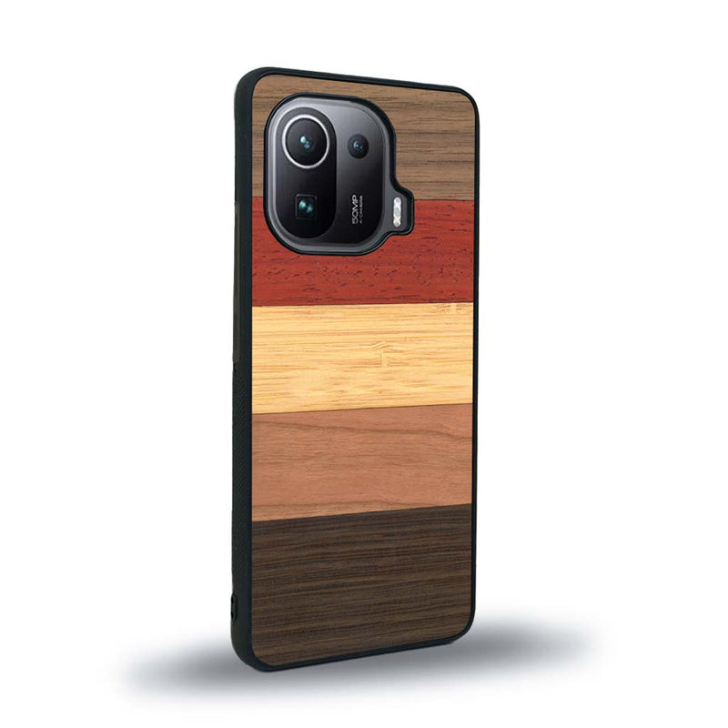 Coque de protection en bois véritable fabriquée en France pour Xiaomi Mi 11 Pro alliant des bandes horizontales de bambou, merisier, padouk, noyer et chêne fumé