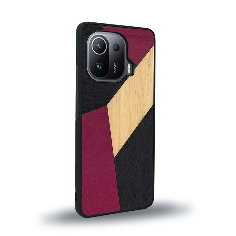 Coque de protection en bois véritable fabriquée en France pour Xiaomi Mi 11 Pro alliant du bambou, du tulipier rose et noir en forme de mosaïque minimaliste sur le thème de l'art abstrait