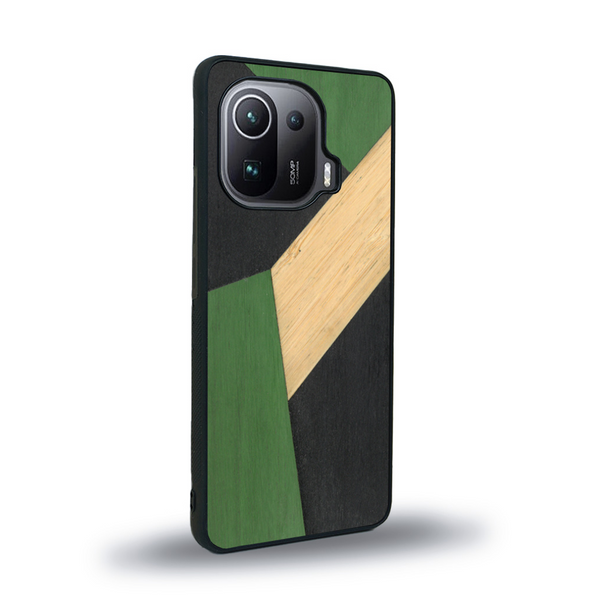 Coque de protection en bois véritable fabriquée en France pour Xiaomi Mi 11 Pro alliant du bambou, du tulipier vert et noir en forme de mosaïque minimaliste sur le thème de l'art abstrait