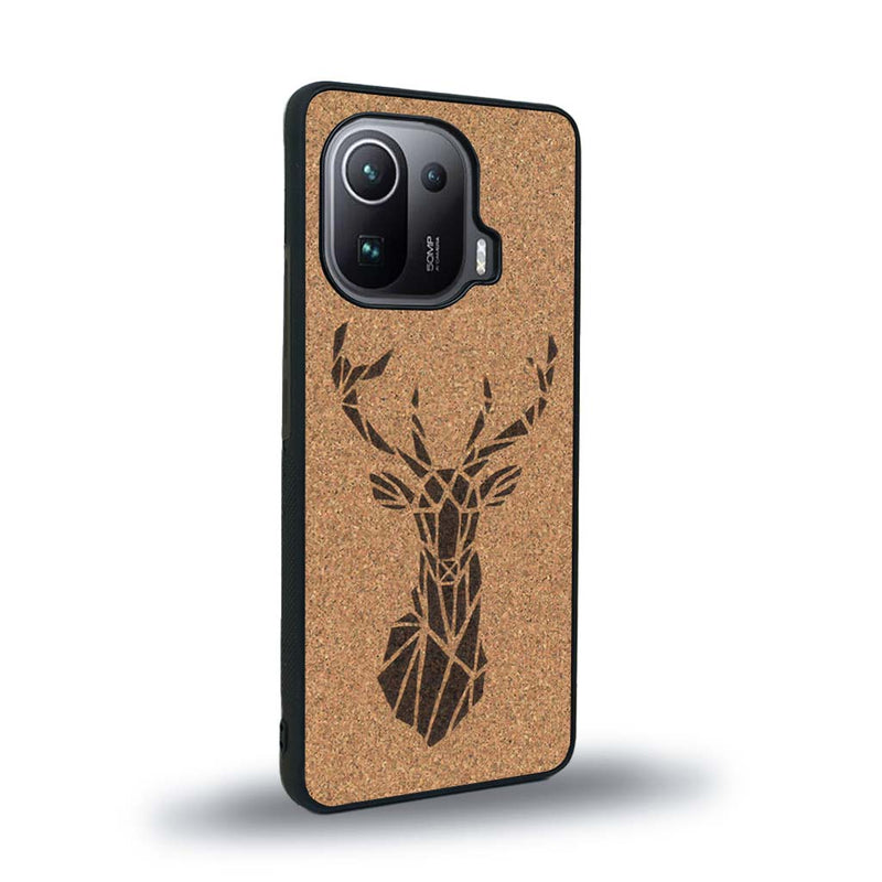 Coque de protection en bois véritable fabriquée en France pour Xiaomi Mi 11 Ultra sur le thème de la nature et des animaux représentant une tête de cerf gométrique avec un design moderne et minimaliste