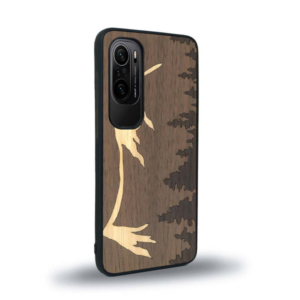 Coque de protection en bois véritable fabriquée en France pour Xiaomi Mi 11i sur le thème de la nature et de la montagne qui allie du chêne fumé, du noyer et du bambou représentant le mont mézenc