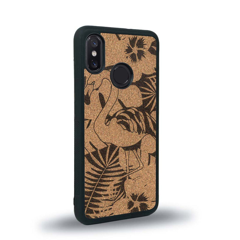 Coque de protection en bois véritable fabriquée en France pour Xiaomi Mi 8 sur le thème de la nature et des animaux représentant un flamant rose entre des fougères