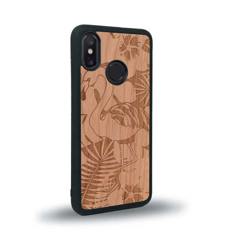 Coque de protection en bois véritable fabriquée en France pour Xiaomi Mi 8 sur le thème de la nature et des animaux représentant un flamant rose entre des fougères