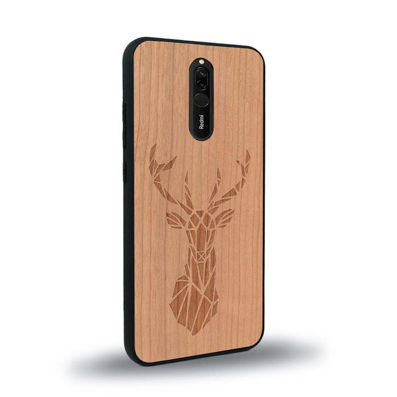 Coque de protection en bois véritable fabriquée en France pour Xiaomi Mi 9T sur le thème de la nature et des animaux représentant une tête de cerf gométrique avec un design moderne et minimaliste