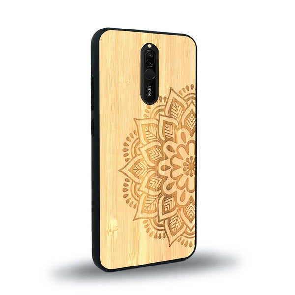Coque de protection en bois véritable fabriquée en France pour Xiaomi Mi 9T sur le thème de la bohème et du tatouage au henné avec une gravure représentant un mandala