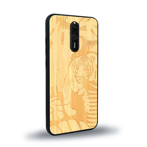 Coque de protection en bois véritable fabriquée en France pour Xiaomi Mi 9T sur le thème de la nature et des animaux représentant un tigre dans la jungle entre des fougères