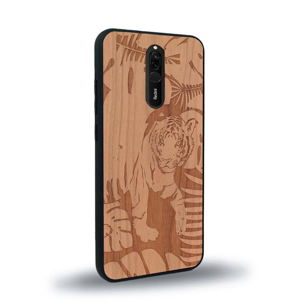 Coque de protection en bois véritable fabriquée en France pour Xiaomi Mi 9T sur le thème de la nature et des animaux représentant un tigre dans la jungle entre des fougères
