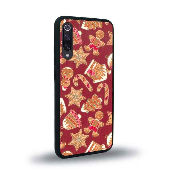 Coque de protection en bois véritable fabriquée en France pour Xiaomi Mi A3 sur le thème de noël et de l'hiver avec un motif représentant un bonhomme de pain d'épice