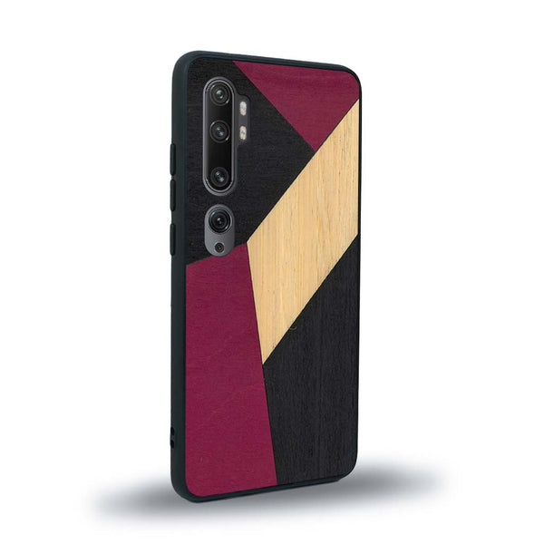 Coque de protection en bois véritable fabriquée en France pour Xiaomi Mi Note 10 Pro alliant du bambou, du tulipier rose et noir en forme de mosaïque minimaliste sur le thème de l'art abstrait