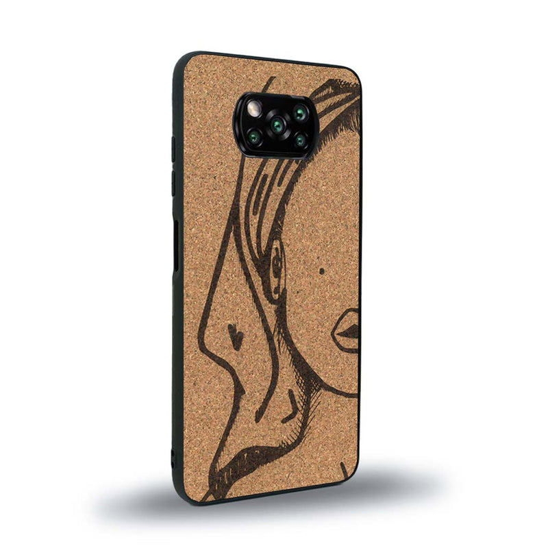 Coque de protection en bois véritable fabriquée en France pour Xiaomi Poco X3 Nfc représentant une silhouette féminine épurée de type line art en collaboration avec l'artiste Maud Dabs