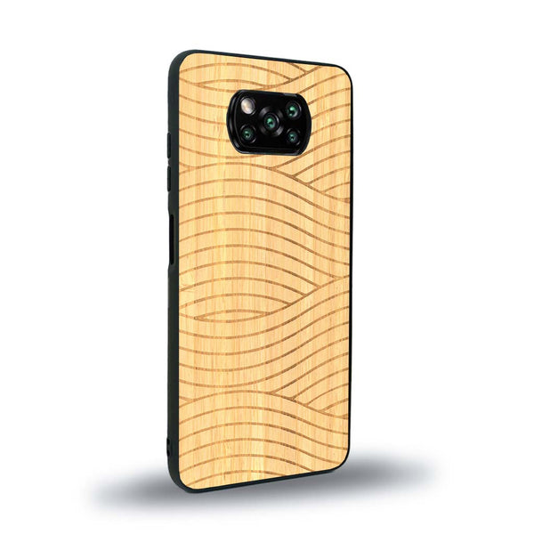 Coque de protection en bois véritable fabriquée en France pour Xiaomi Poco X3 Nfc avec un motif moderne et minimaliste sur le thème waves et wavy représentant les vagues de l'océan