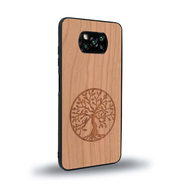 Coque de protection en bois véritable fabriquée en France pour Xiaomi Poco X3 Nfc sur le thème de la spiritualité et du yoga avec une gravure zen représentant un arbre de vie