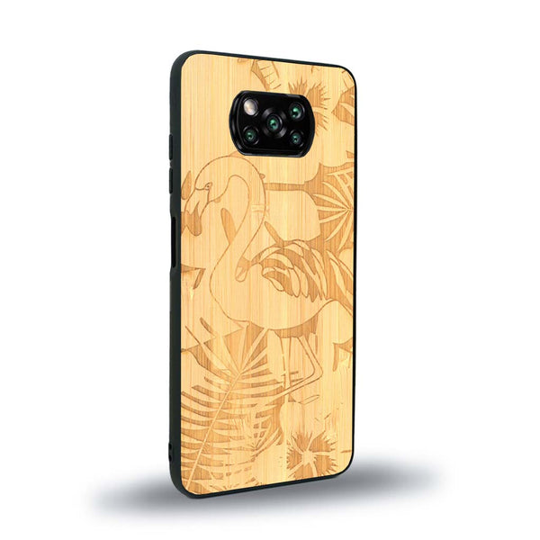 Coque de protection en bois véritable fabriquée en France pour Xiaomi Poco X3 Nfc sur le thème de la nature et des animaux représentant un flamant rose entre des fougères