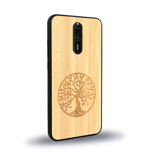 Coque de protection en bois véritable fabriquée en France pour Xiaomi Redmi 8 sur le thème de la spiritualité et du yoga avec une gravure zen représentant un arbre de vie