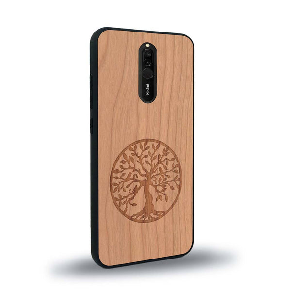 Coque de protection en bois véritable fabriquée en France pour Xiaomi Redmi 8 sur le thème de la spiritualité et du yoga avec une gravure zen représentant un arbre de vie