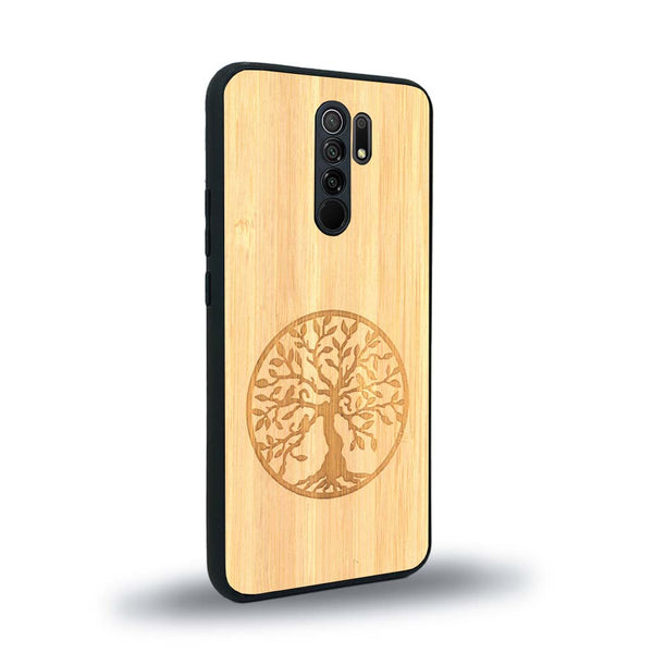 Coque de protection en bois véritable fabriquée en France pour Xiaomi Redmi 9 sur le thème de la spiritualité et du yoga avec une gravure zen représentant un arbre de vie