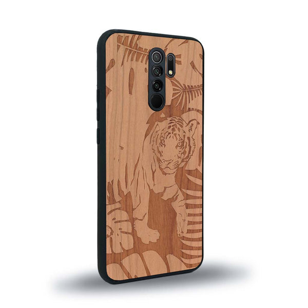 Coque de protection en bois véritable fabriquée en France pour Xiaomi Redmi 9 sur le thème de la nature et des animaux représentant un tigre dans la jungle entre des fougères