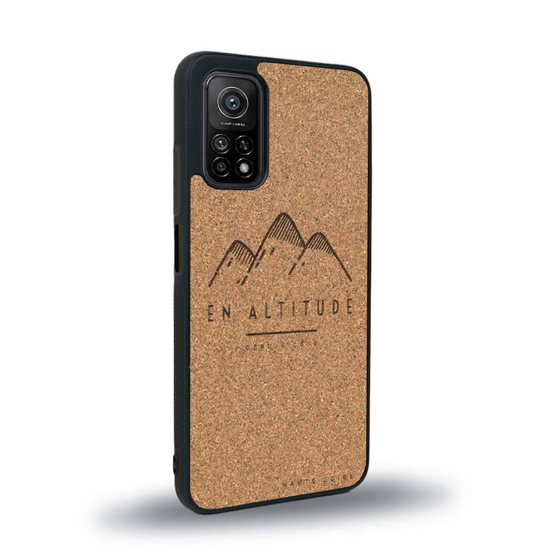 Coque de protection en bois véritable fabriquée en France pour Xiaomi Redmi 9T représentant des montagnes, sur le thème de la randonnée en pleine nature et du trail