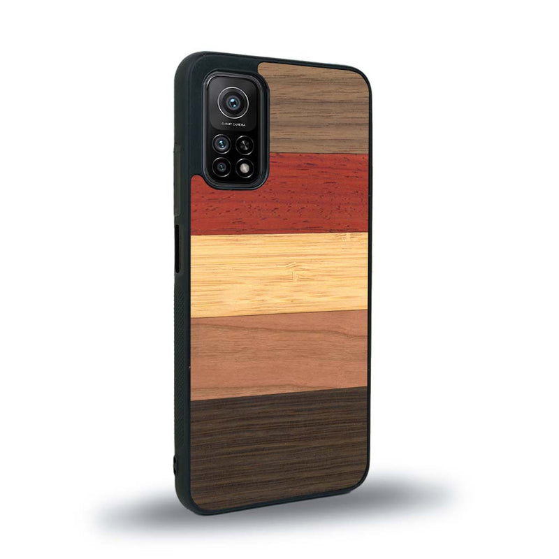 Coque de protection en bois véritable fabriquée en France pour Xiaomi Redmi 9T alliant des bandes horizontales de bambou, merisier, padouk, noyer et chêne fumé