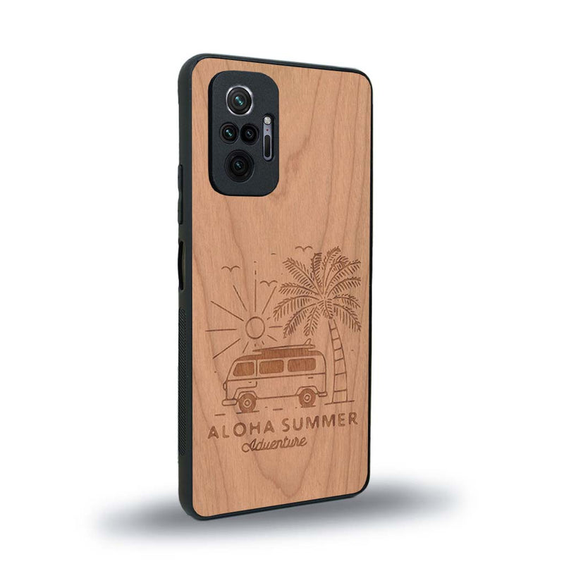 Coque de protection en bois véritable fabriquée en France pour Xiaomi Redmi Note 10 Pro sur le thème de la plage, de l'été et vanlife.