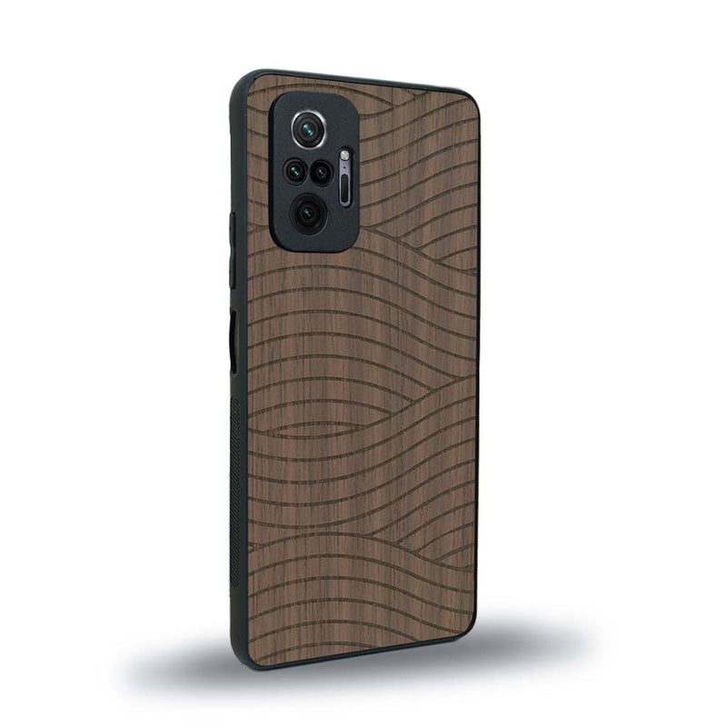 Coque de protection en bois véritable fabriquée en France pour Xiaomi Redmi Note 10 Pro avec un motif moderne et minimaliste sur le thème waves et wavy représentant les vagues de l'océan