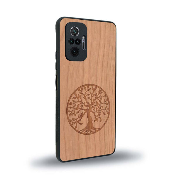 Coque de protection en bois véritable fabriquée en France pour Xiaomi Redmi Note 10 Pro sur le thème de la spiritualité et du yoga avec une gravure zen représentant un arbre de vie