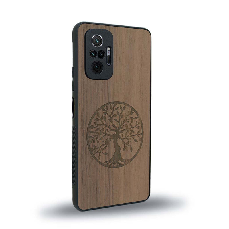 Coque de protection en bois véritable fabriquée en France pour Xiaomi Redmi Note 10 Pro sur le thème de la spiritualité et du yoga avec une gravure zen représentant un arbre de vie