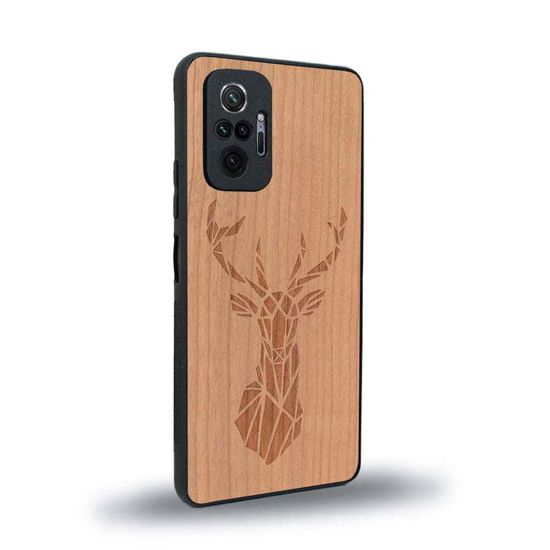 Coque de protection en bois véritable fabriquée en France pour Xiaomi Redmi Note 10 Pro sur le thème de la nature et des animaux représentant une tête de cerf gométrique avec un design moderne et minimaliste