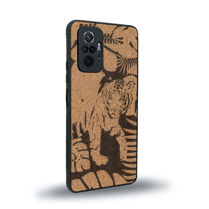 Coque de protection en bois véritable fabriquée en France pour Xiaomi Redmi Note 10 Pro sur le thème de la nature et des animaux représentant un tigre dans la jungle entre des fougères