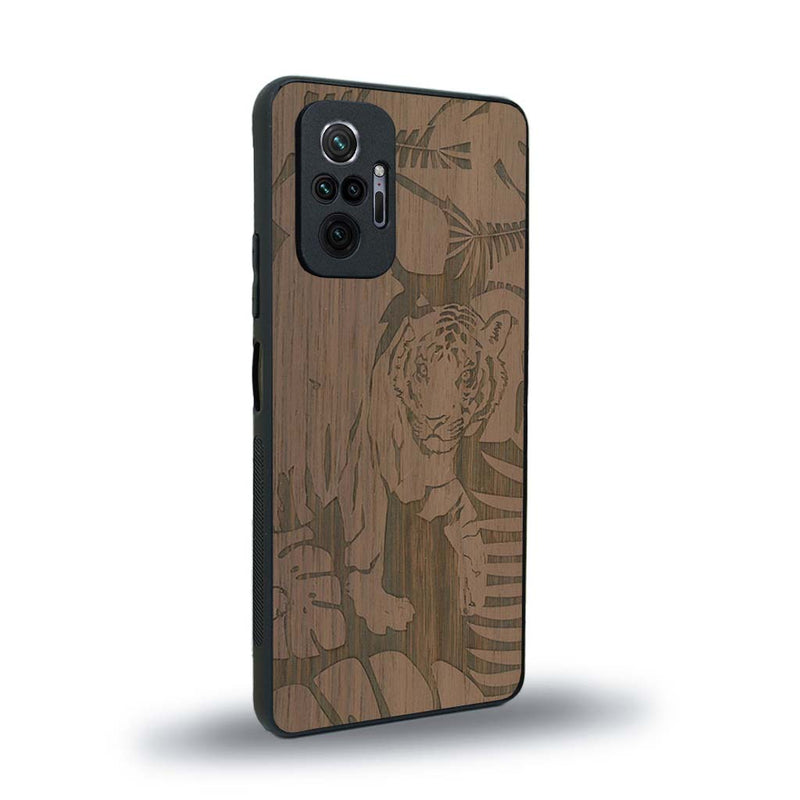 Coque de protection en bois véritable fabriquée en France pour Xiaomi Redmi Note 10 Pro sur le thème de la nature et des animaux représentant un tigre dans la jungle entre des fougères