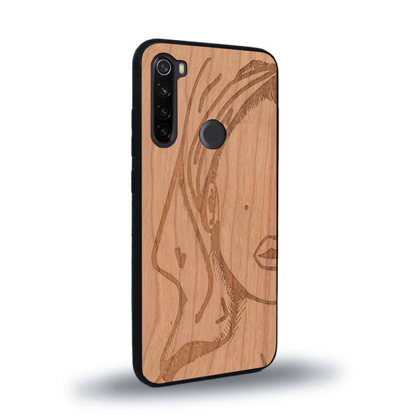 Coque de protection en bois véritable fabriquée en France pour Xiaomi Redmi Note 8 représentant une silhouette féminine épurée de type line art en collaboration avec l'artiste Maud Dabs