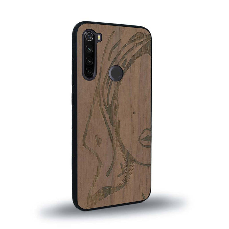 Coque de protection en bois véritable fabriquée en France pour Xiaomi Redmi Note 8 représentant une silhouette féminine épurée de type line art en collaboration avec l'artiste Maud Dabs