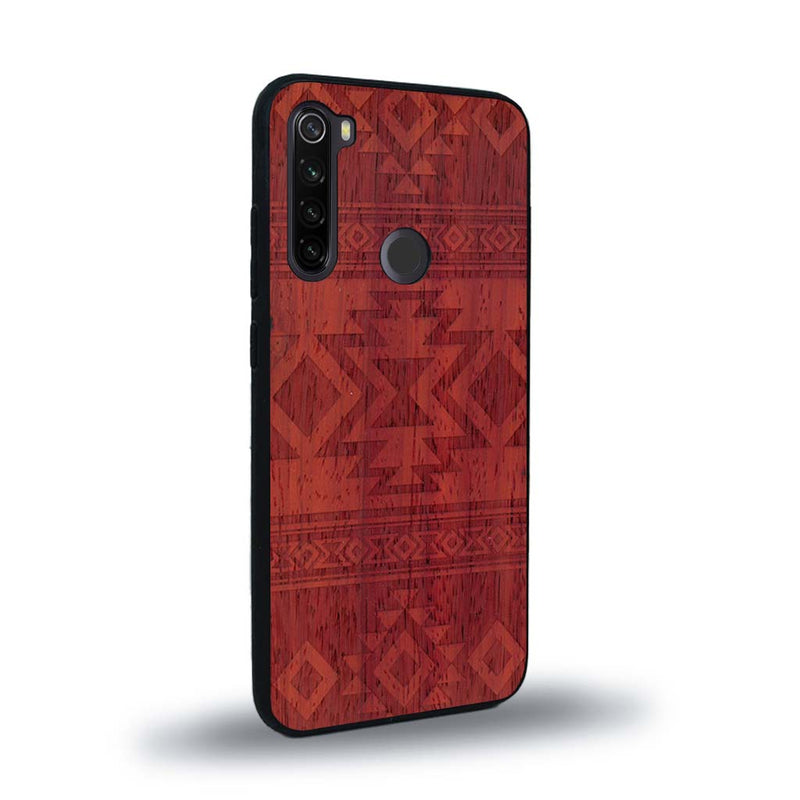 Coque de protection en bois véritable fabriquée en France pour Xiaomi Redmi Note 8 avec des motifs géométriques s'inspirant des temples aztèques, mayas et incas
