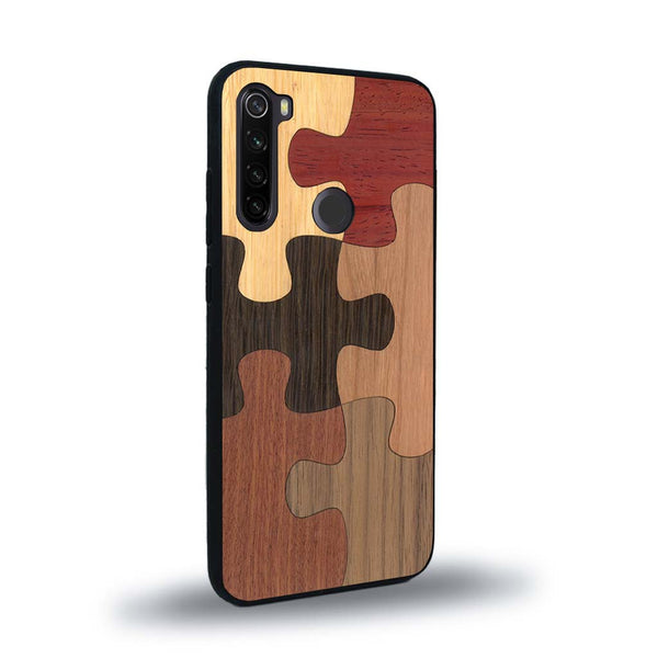 Coque de protection en bois véritable fabriquée en France pour Xiaomi Redmi Note 8 représentant un puzzle en six pièces qui allie du chêne fumé, du noyer, du bambou, du padouk, du merisier et de l'acajou