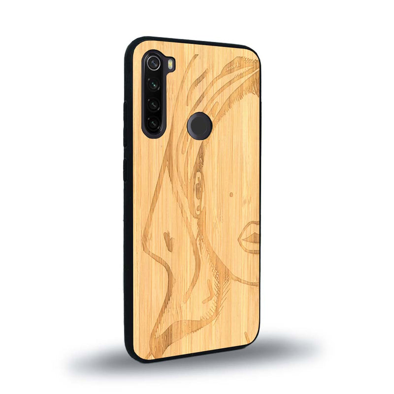 Coque de protection en bois véritable fabriquée en France pour Xiaomi Redmi Note 8T représentant une silhouette féminine épurée de type line art en collaboration avec l'artiste Maud Dabs