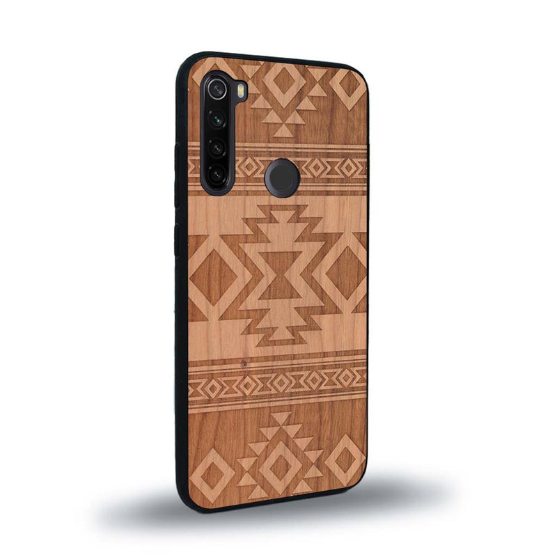 Coque de protection en bois véritable fabriquée en France pour Xiaomi Redmi Note 8T avec des motifs géométriques s'inspirant des temples aztèques, mayas et incas