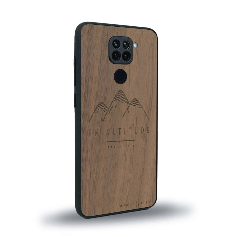 Coque de protection en bois véritable fabriquée en France pour Xiaomi Redmi Note 9 représentant des montagnes, sur le thème de la randonnée en pleine nature et du trail