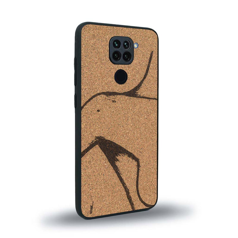 Coque de protection en bois véritable fabriquée en France pour Xiaomi Redmi Note 9 représentant une silhouette féminine dessinée à la main par l'artiste Maud Dabs