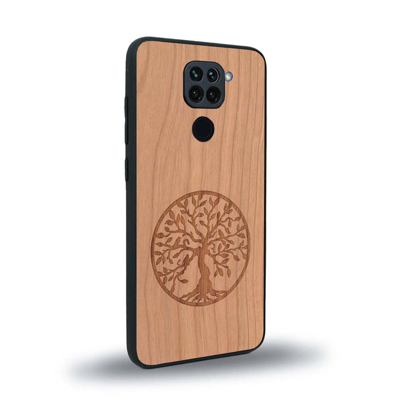 Coque de protection en bois véritable fabriquée en France pour Xiaomi Redmi Note 9 sur le thème de la spiritualité et du yoga avec une gravure zen représentant un arbre de vie