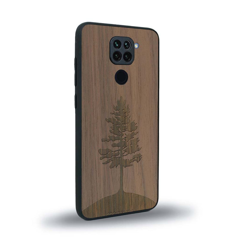 Coque de protection en bois véritable fabriquée en France pour Xiaomi Redmi Note 9 sur le thème de la nature, de la fôret et de l'écoresponsabilité avec une gravure représentant un arbre 