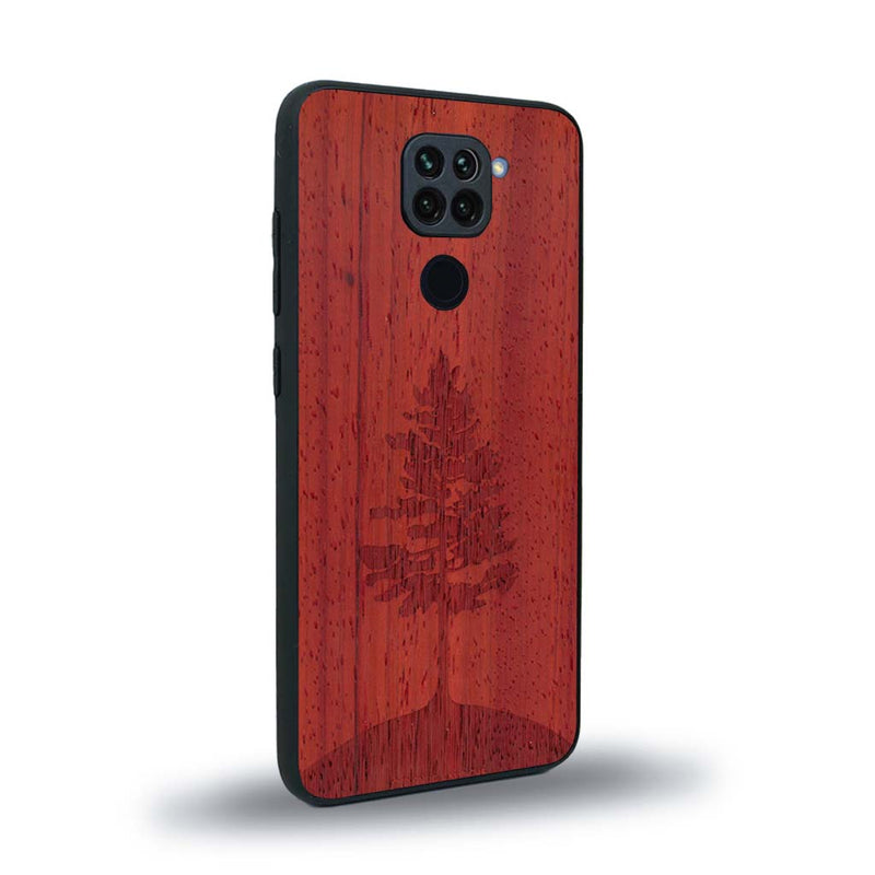 Coque de protection en bois véritable fabriquée en France pour Xiaomi Redmi Note 9 sur le thème de la nature, de la fôret et de l'écoresponsabilité avec une gravure représentant un arbre 