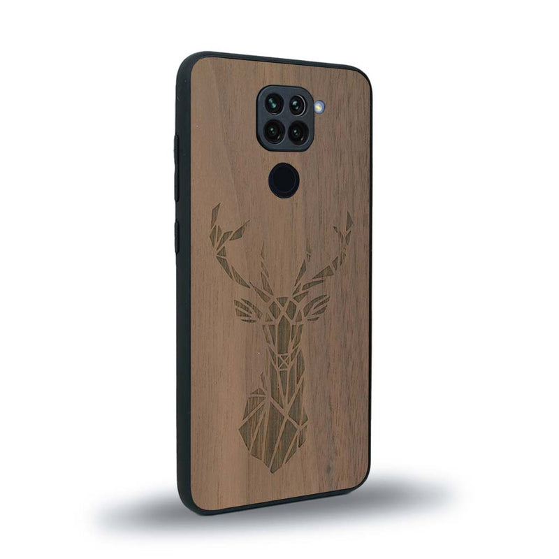 Coque de protection en bois véritable fabriquée en France pour Xiaomi Redmi Note 9 sur le thème de la nature et des animaux représentant une tête de cerf gométrique avec un design moderne et minimaliste