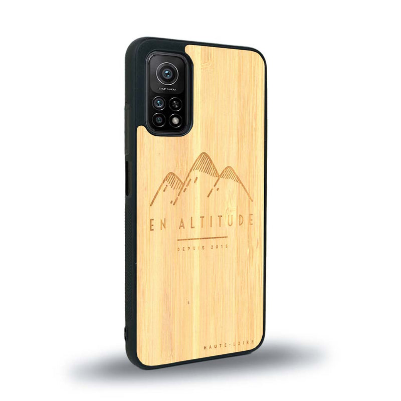 Coque de protection en bois véritable fabriquée en France pour Xiaomi Redmi Note 9T représentant des montagnes, sur le thème de la randonnée en pleine nature et du trail